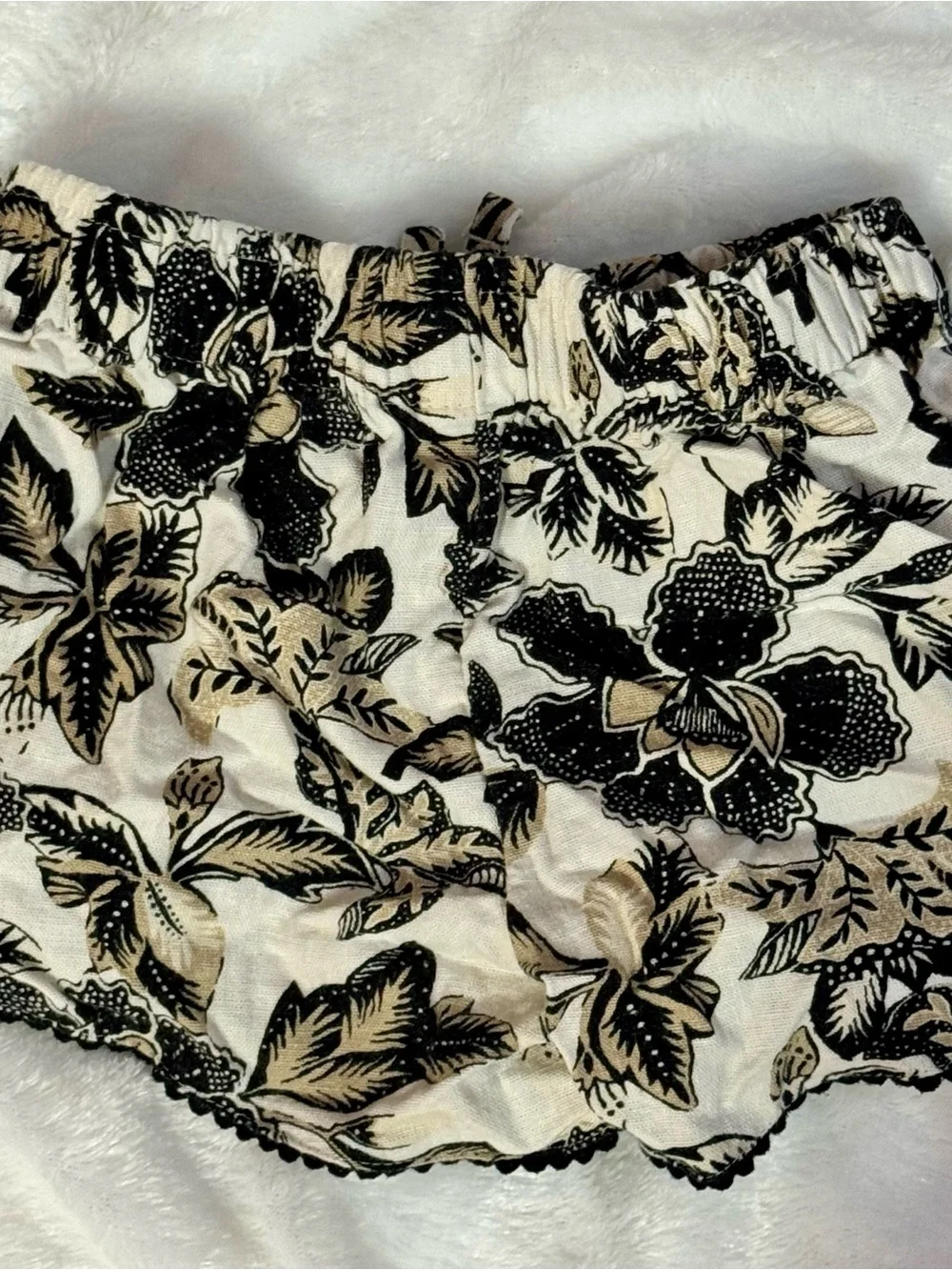Girl’s Floral Satin Sleep Shorts in Black & Cream